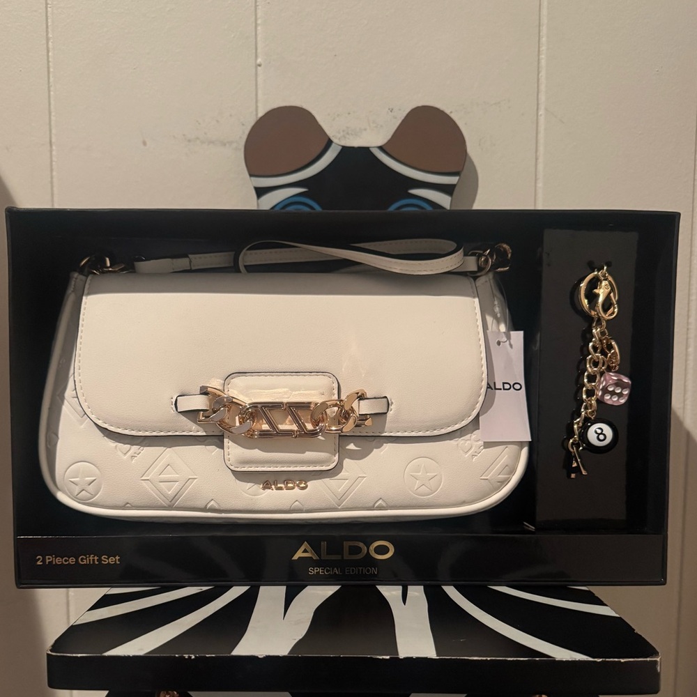NWT White ALDO Purse & Matching Keychain Set – Chic & Timeless